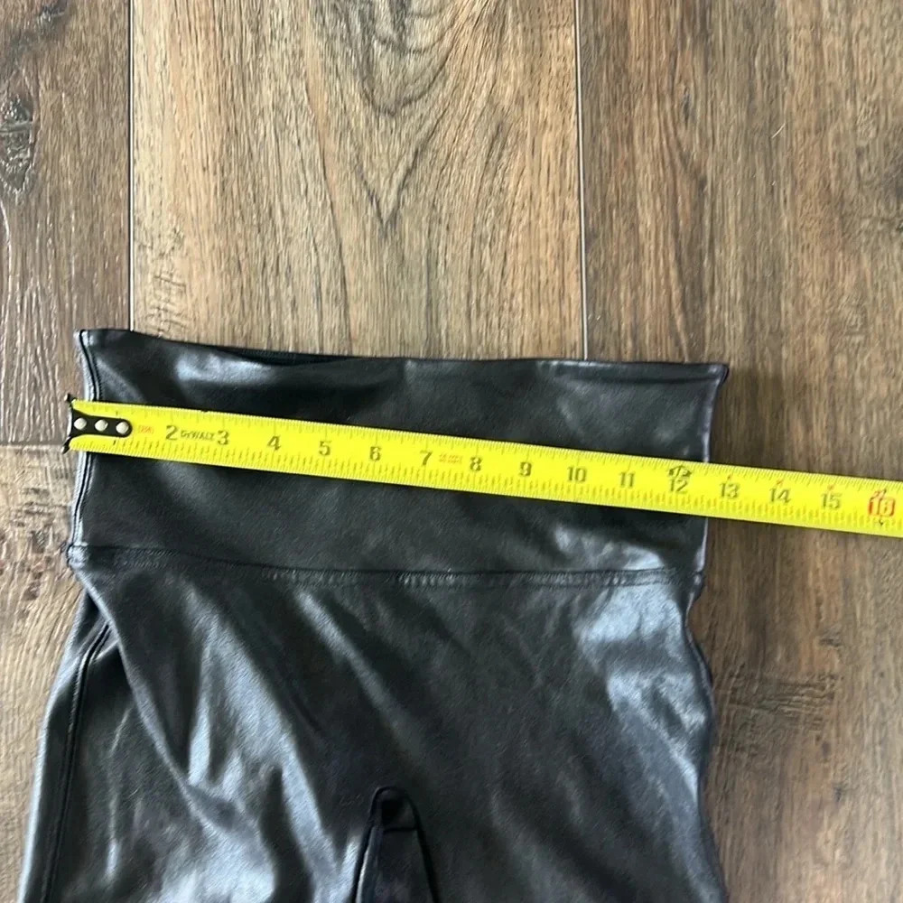 SPANX Woman’s Faux Leather Compression Leggings Black Size Medium - Picture 11 of 12